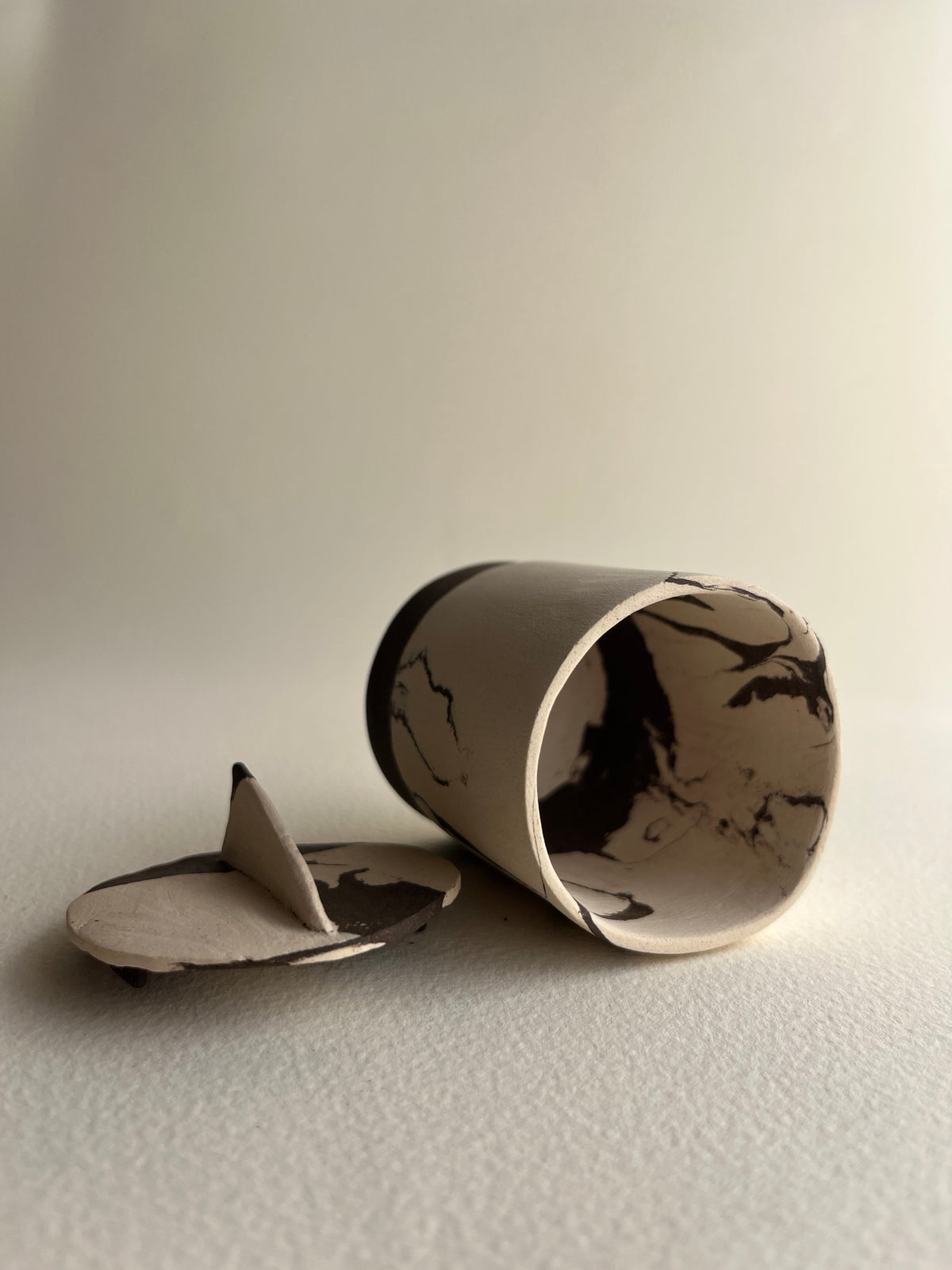 Vessel with lid