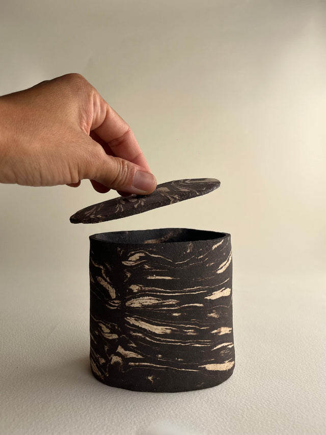 Vessel with lid