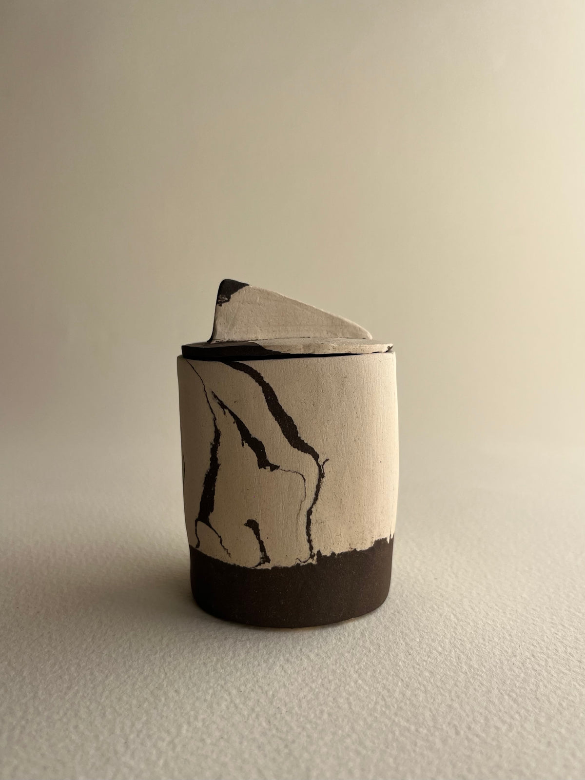 Vessel with lid