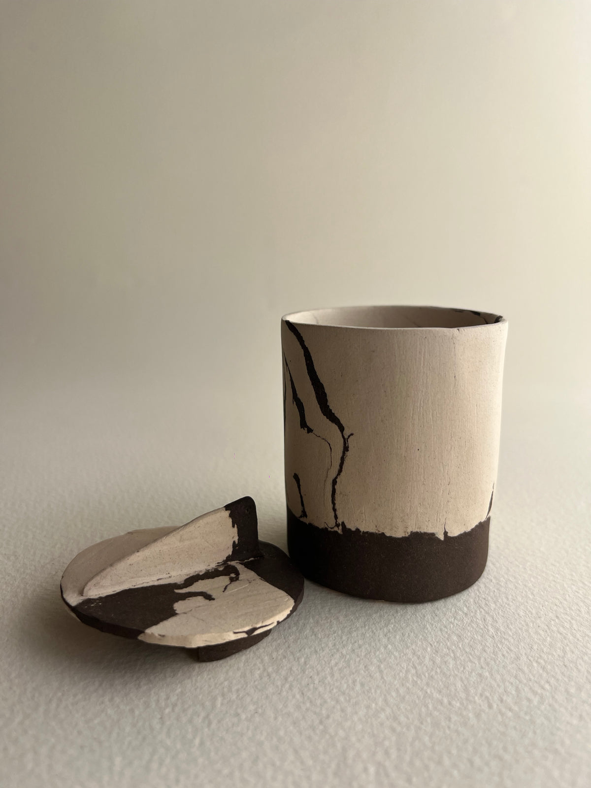 Vessel with lid