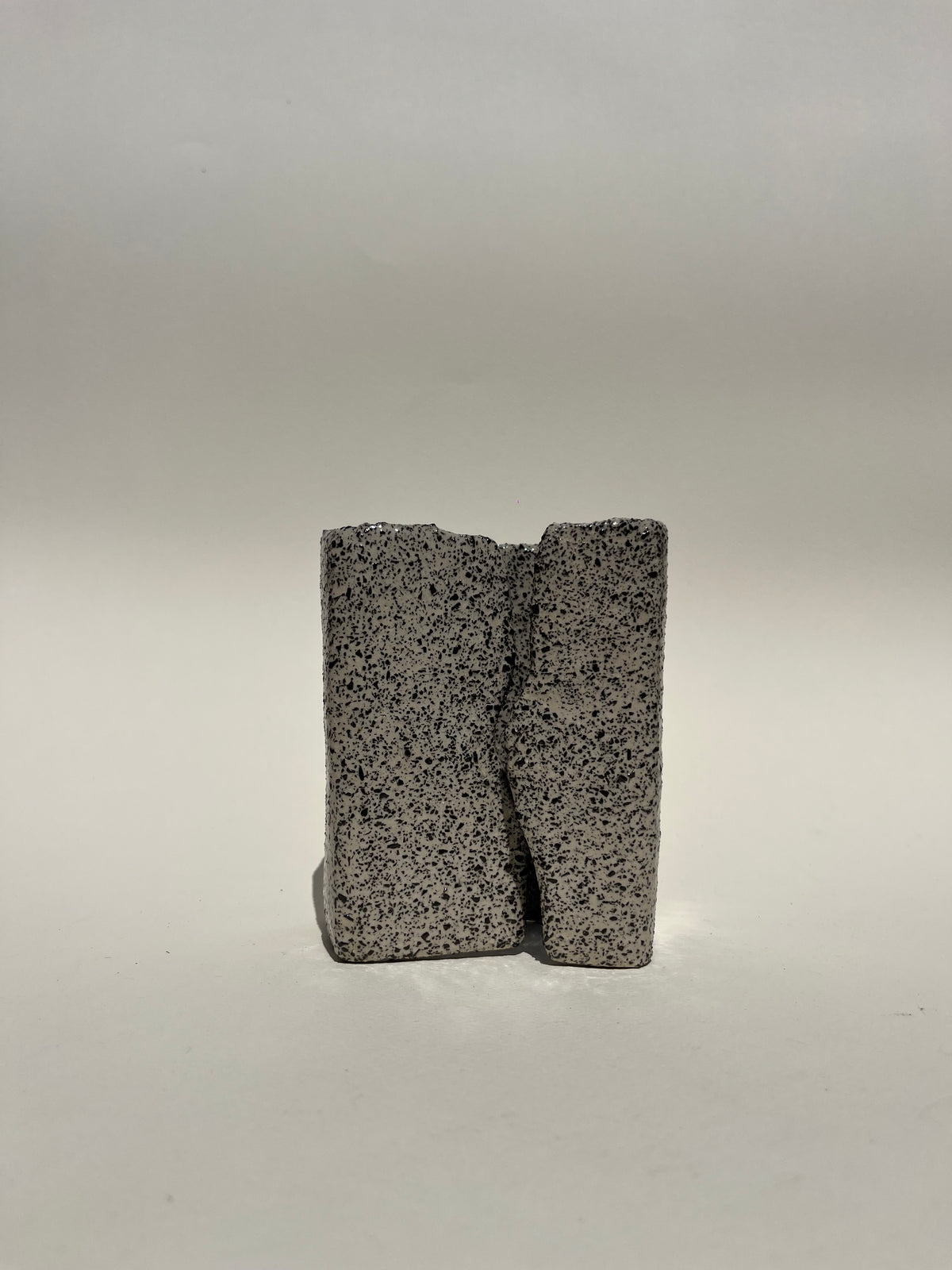 Mnl_02 — Monolith Small Rectangular