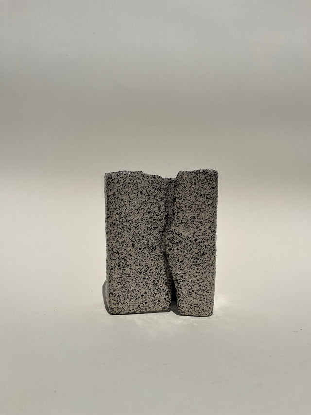 Mnl_02 — Monolith Small Rectangular