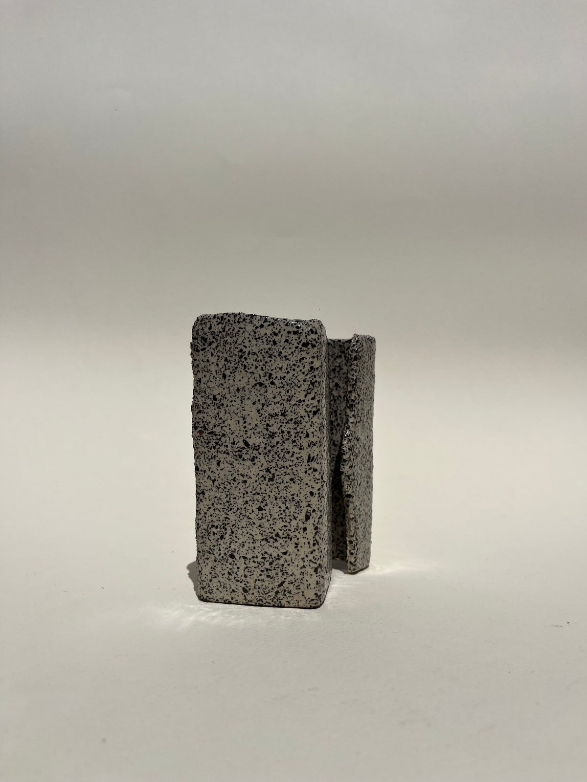 Mnl_02 — Monolith Small Rectangular