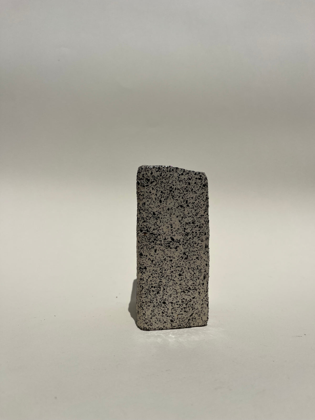 Mnl_02 — Monolith Small Rectangular