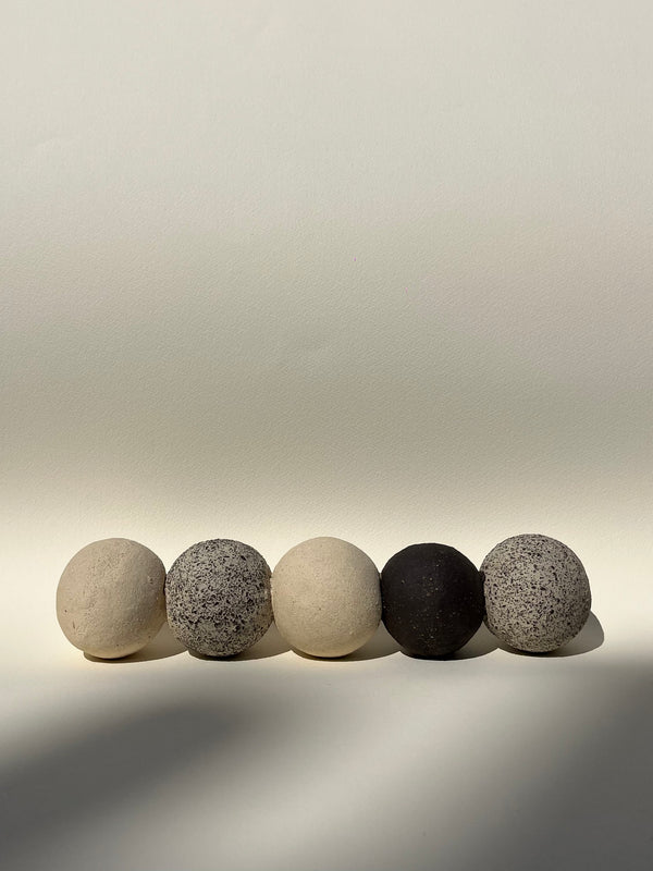 5 — Decor Balls stand or hang