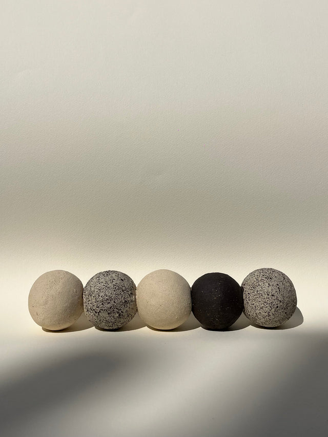 5 — Decor Balls stand or hang